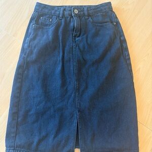Dark Wash Denim Midi Skirt with Front Slit – Size M